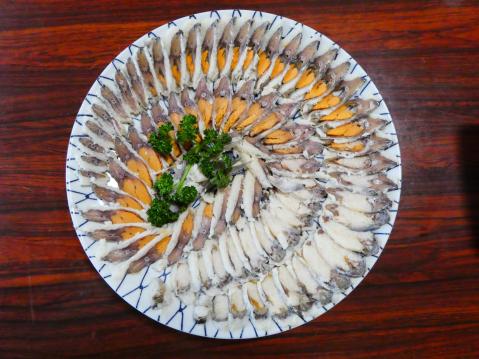 イサザのじゅんじゅん 滋賀県の美味しい名物料理 鍋料理 Eats Jp