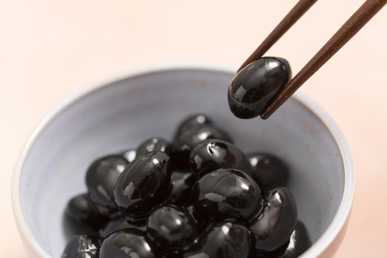 Boiled black beans