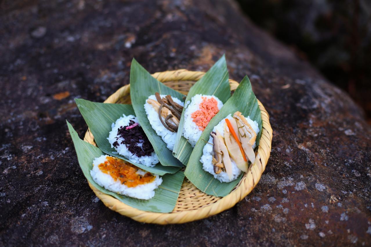Sasa sushi (sasazushi)