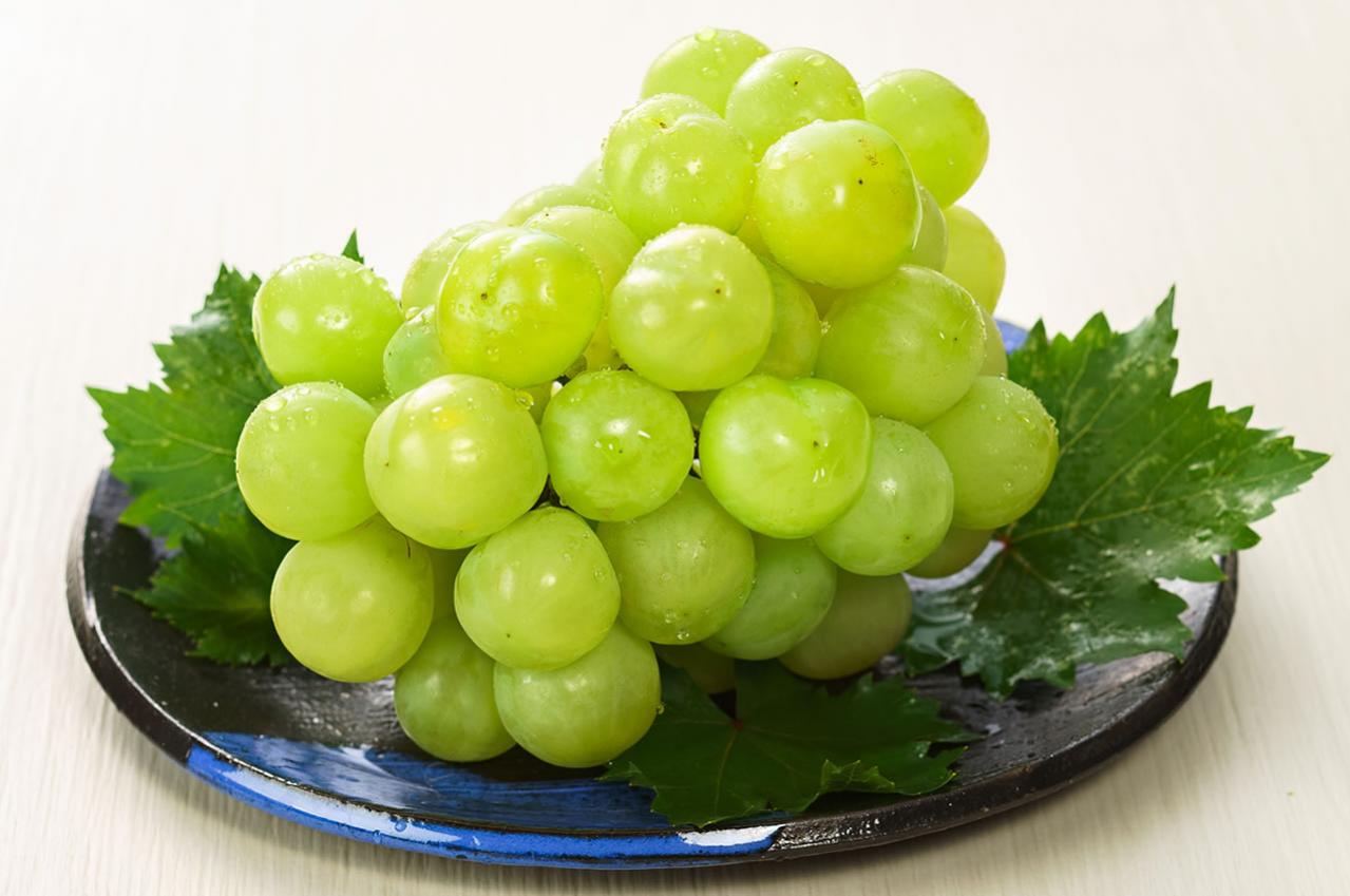 Momotaro grapes