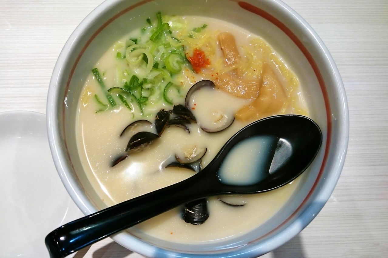 Freshwater clam ramen