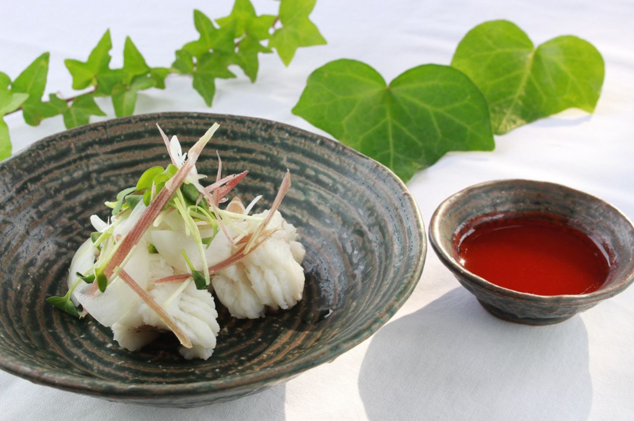 ハモ料理 (ハモ湯引き)