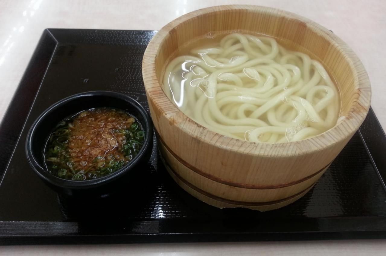 釜揚げうどん（かまあげうどん）｜宮崎県のご当地グルメ釜揚げうどんは、やわらかめの麺と出汁のきいたつゆ、宮崎の「あたたかさ」を感じるうどん｜eats.jp