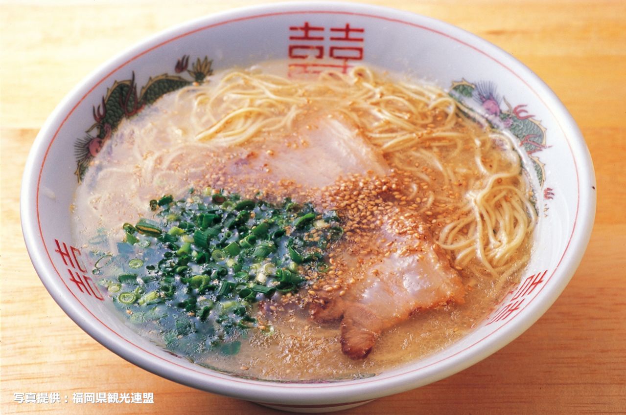 長浜ラーメン（ながはやらーめん）｜福岡県のご当地グルメ長浜ラーメンは、濃厚な味わいの豚骨スープは一度食べたらやみつきになる｜eats.jp