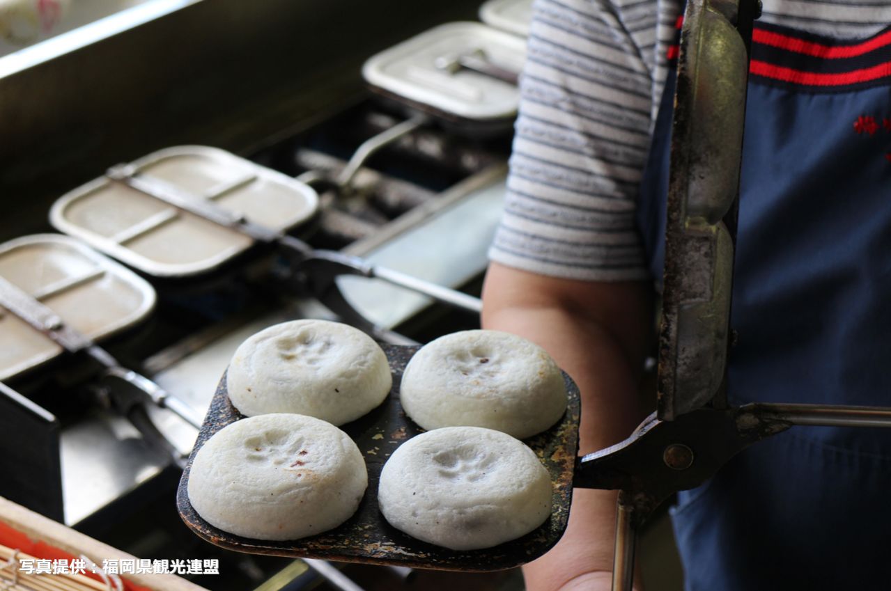 梅ヶ枝餅（うめがえもち）｜福岡県のご当地グルメ梅ヶ枝餅は、太宰府といえば梅ヶ枝餅｜eats.jp