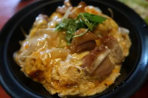 ข้าวหน้าไก่นาโกย่าโคชิน