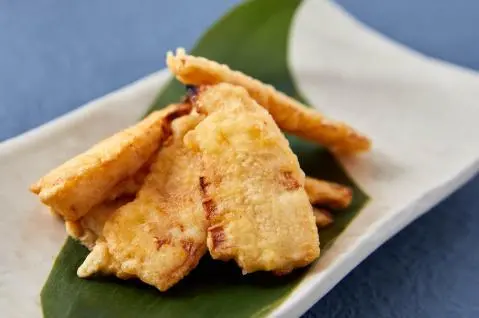 Tempura măng muối