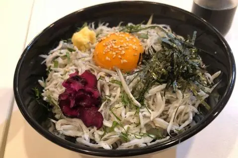镰仓 小银鱼盖饭