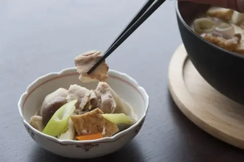 อิโมะนิหมูและมิโสะ